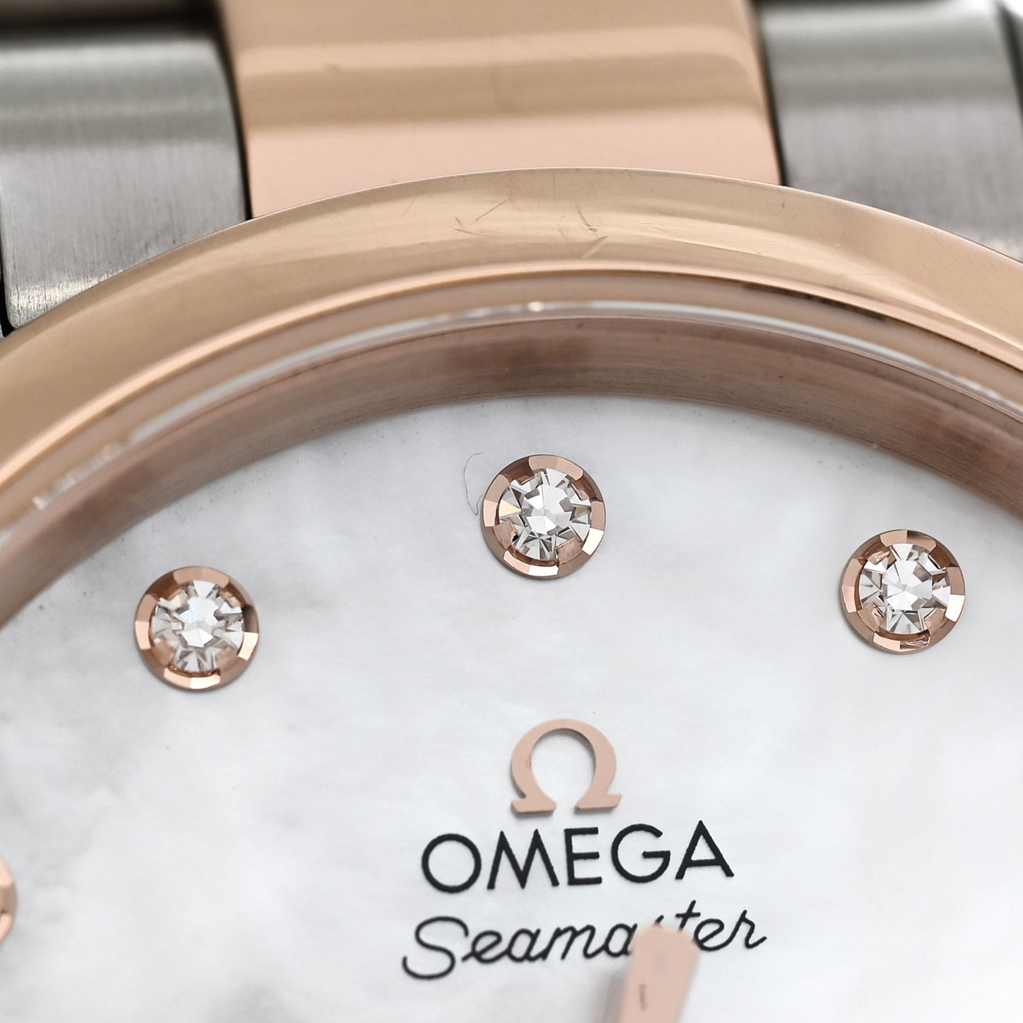 Stainless Steel 18K Yellow Gold Diamond Mother of Pearl 34mm Seamaster Aqua Terra Automatic Watch 231.20.34.20.55.001