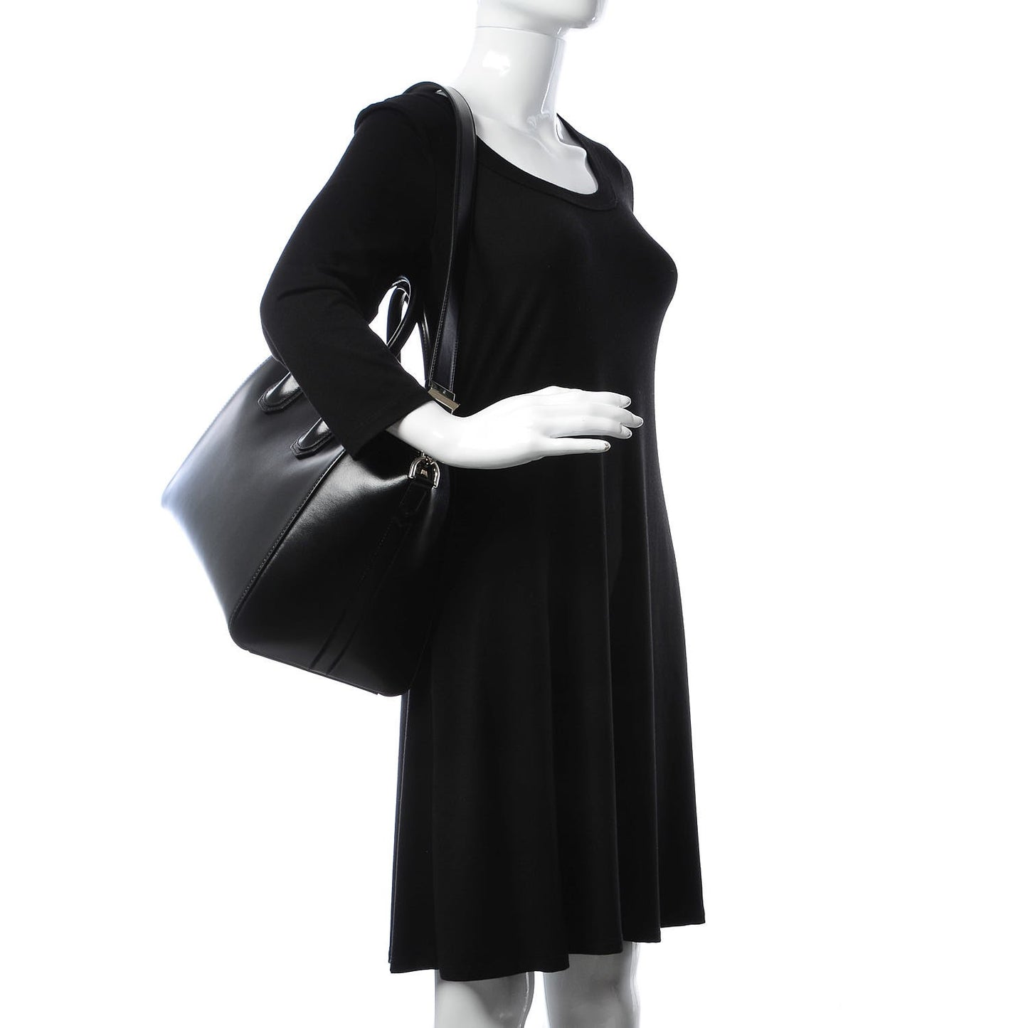 Shiny Lord Calfskin Medium Antigona Black