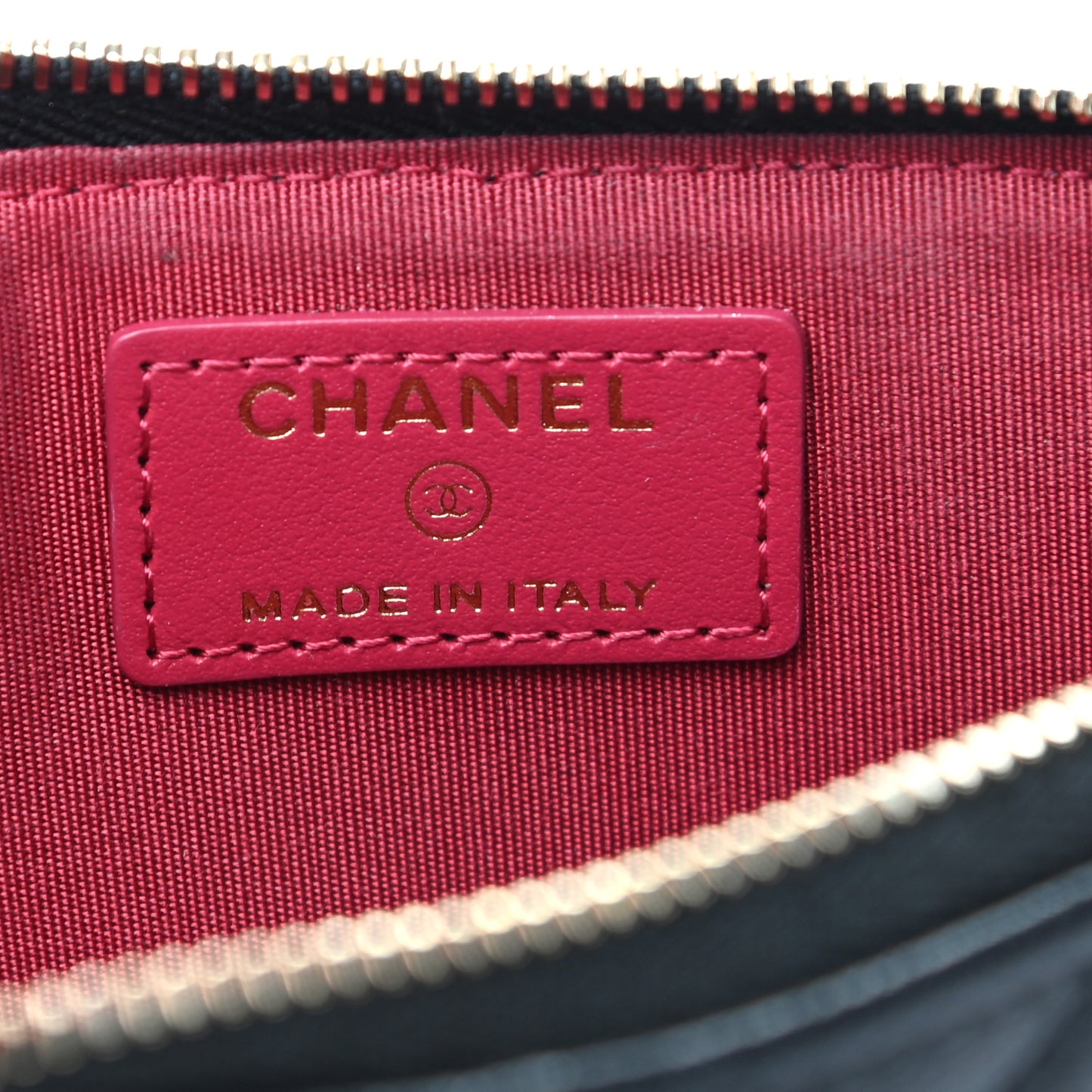 Goatskin Quilted Chanel 19 Phone and Card Holder Black