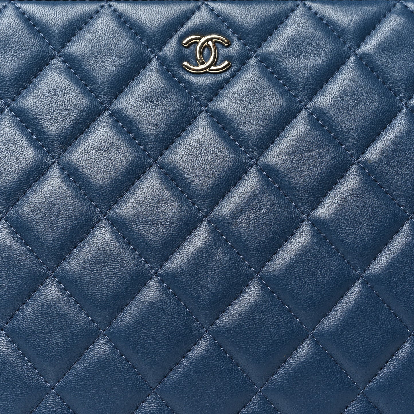Lambskin Quilted Medium Cuba Cosmetic Case Navy