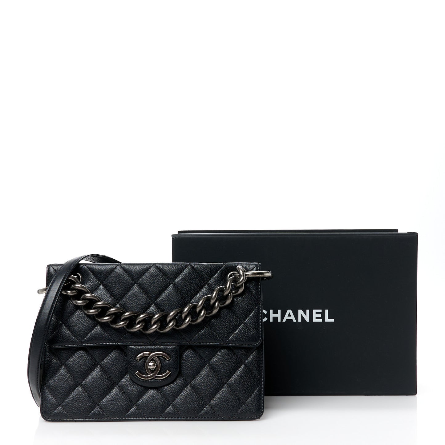 Caviar Quilted Medium Retro Class Flap Black