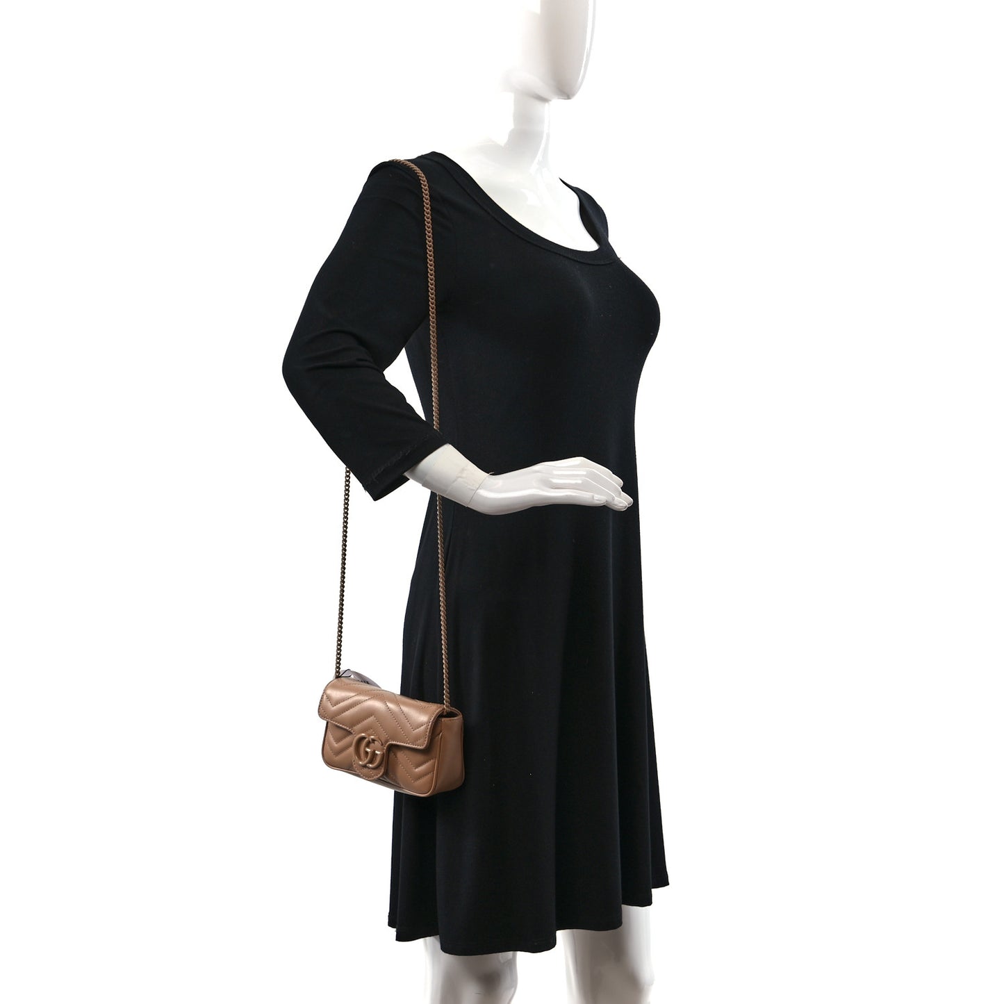 Calfskin Matelasse Monochrome Super Mini GG Marmont Shoulder Bag Camelia