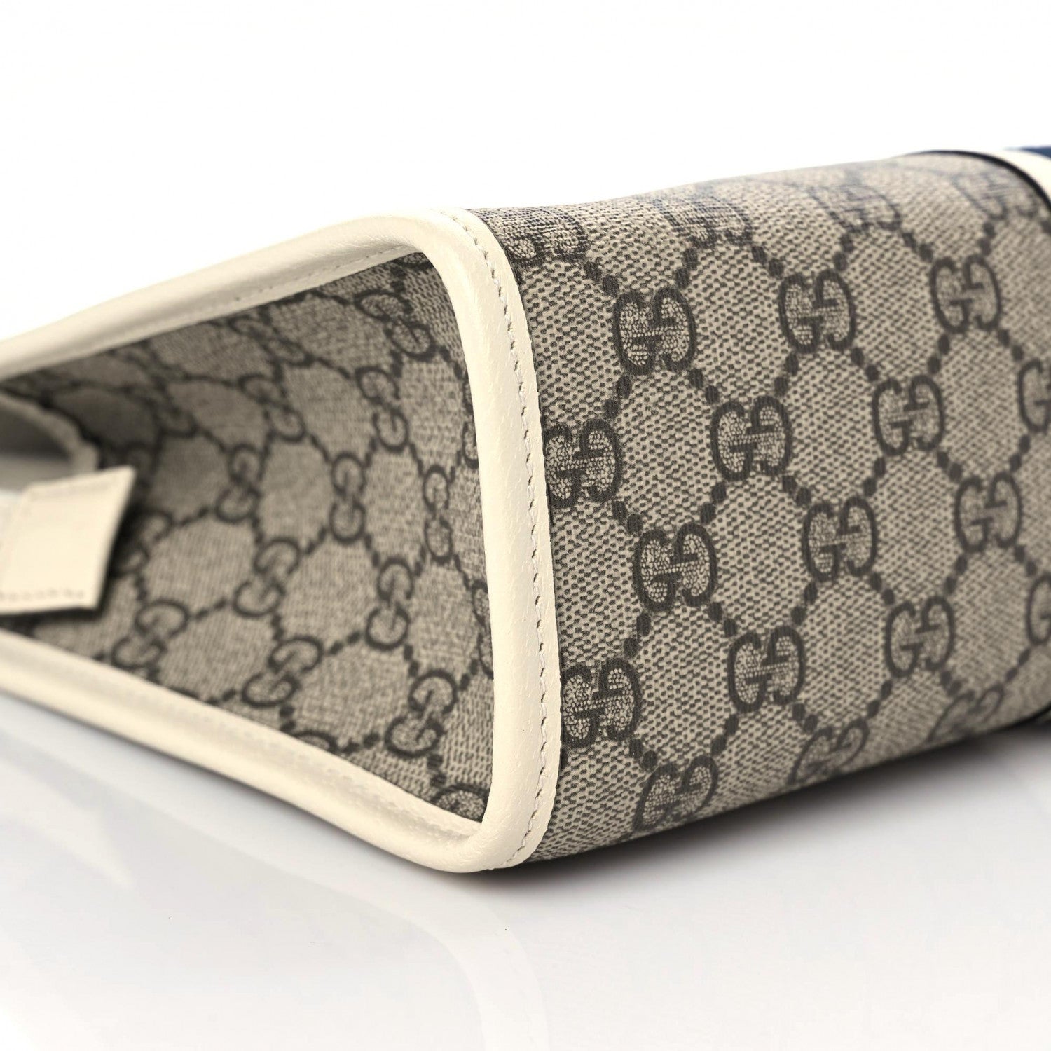 Gucci GG Supreme Monogram Web Toiletry Case White 8 of 9