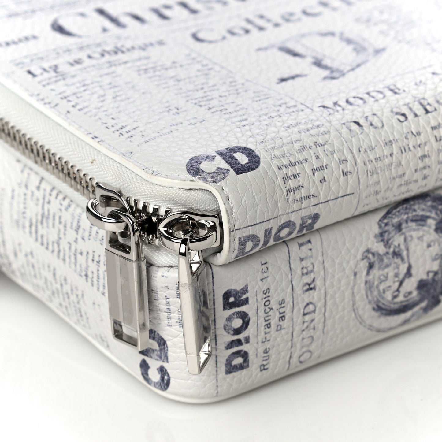 X DANIEL ARSHAM Grained Calfskin Newspaper Messenger White