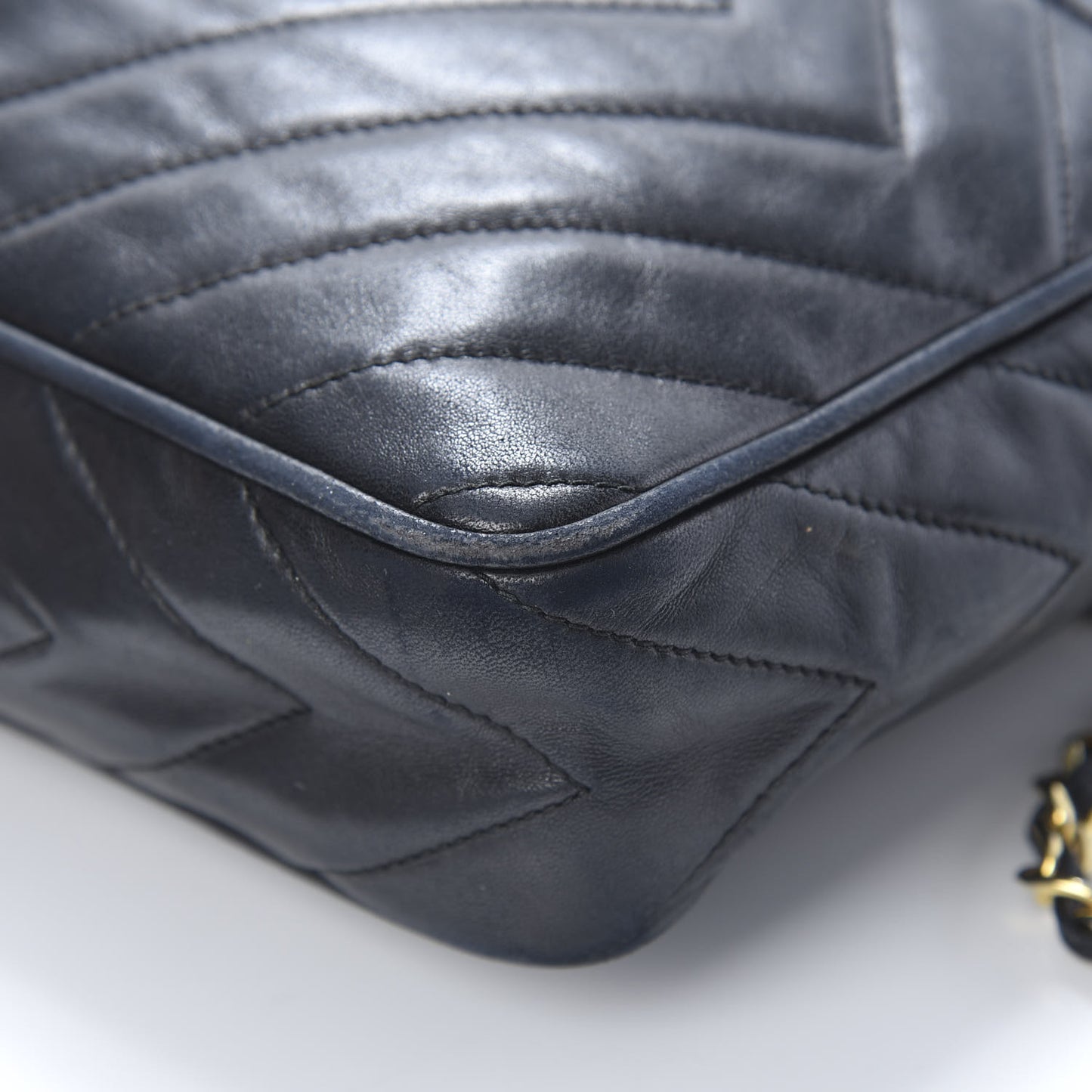 Lambskin Chevron Quilted Tassel Camera Case Black