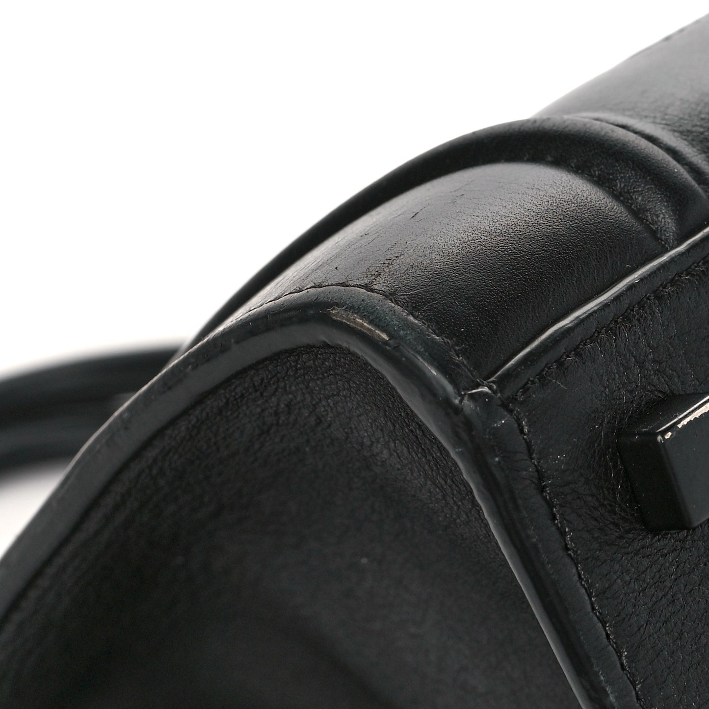 Smooth Calfskin Medium Phantom Luggage Black