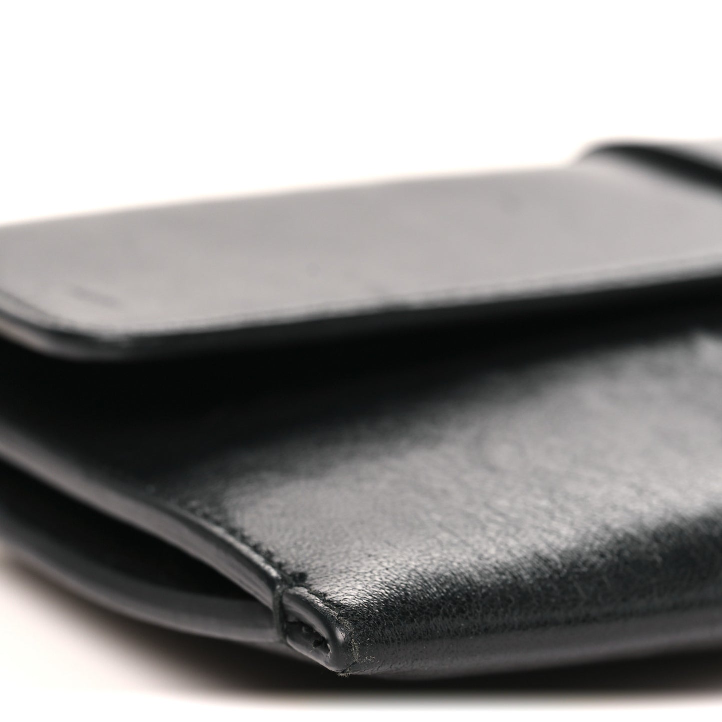 Calfskin 30 Montaigne Chain Pouch Black