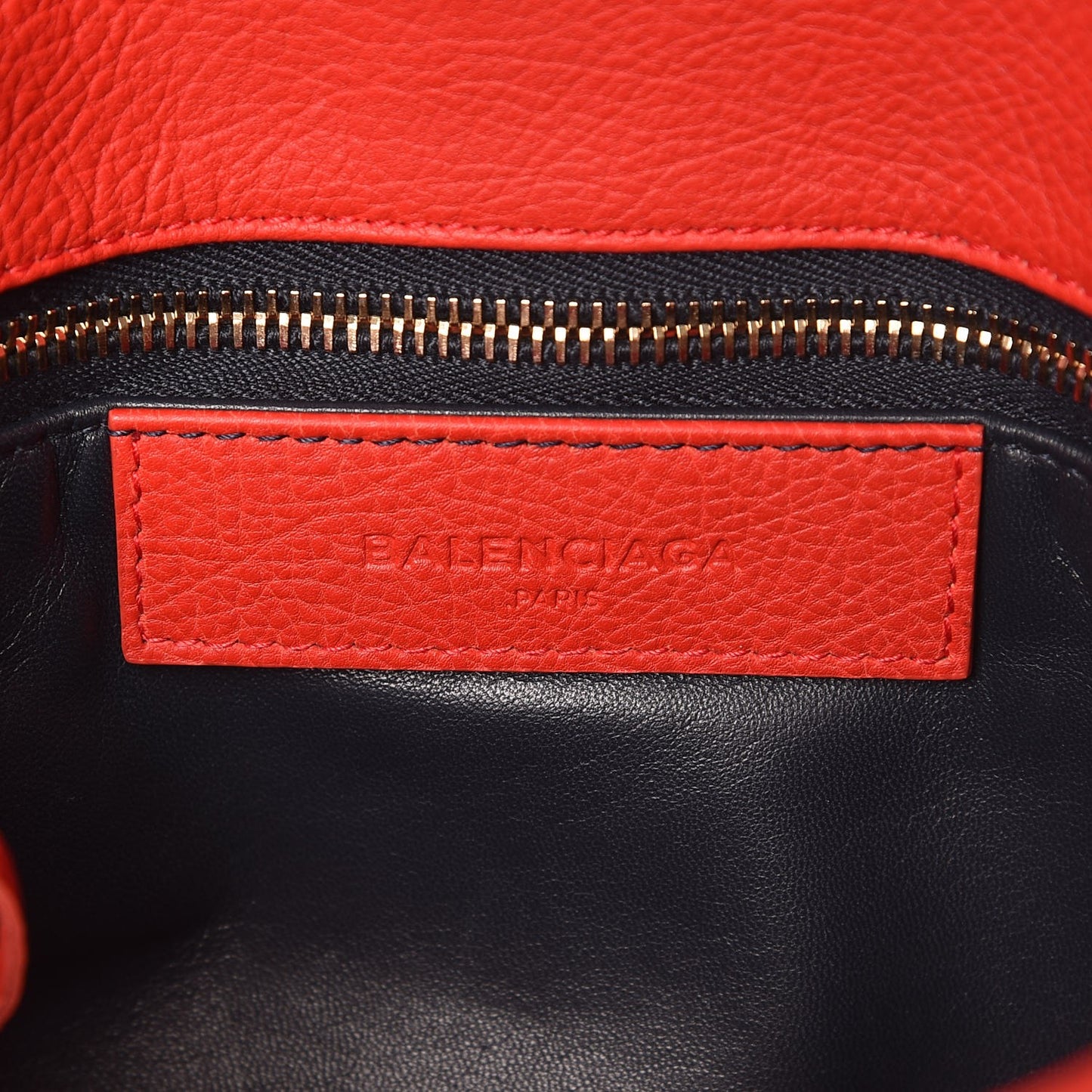 Grained Calfskin Tube Pochette Rouge Coquelicot