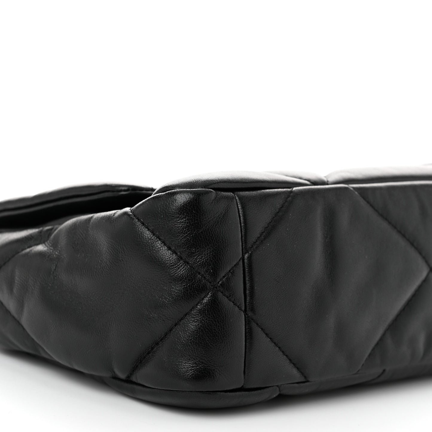 Lambskin Quilted Medium Chanel 19 Flap Black