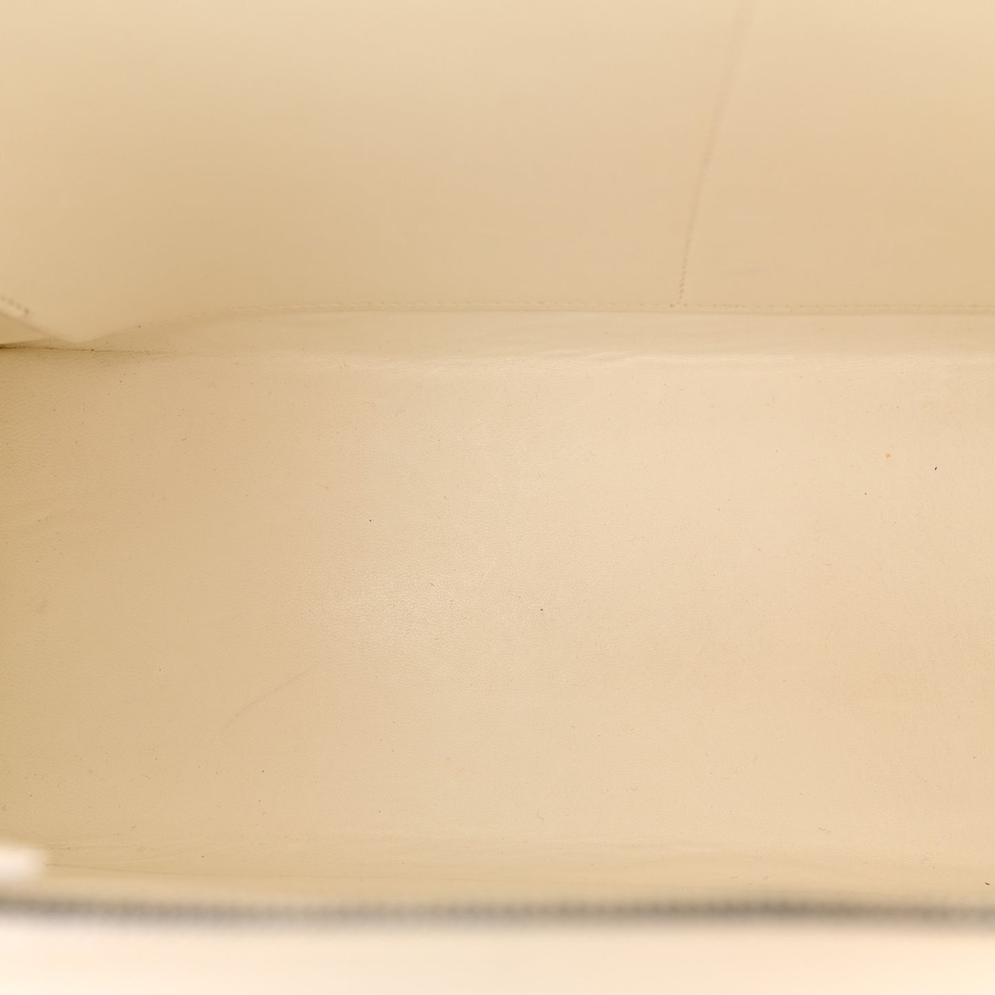 Epsom Kelly Sellier 32 White