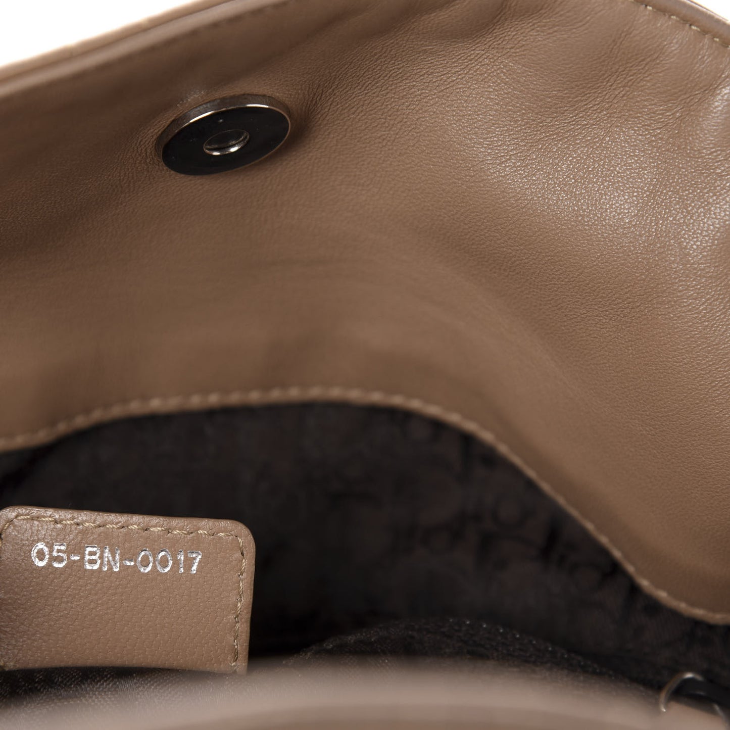 Lambskin Cannage Medium Soft Hobo Beige