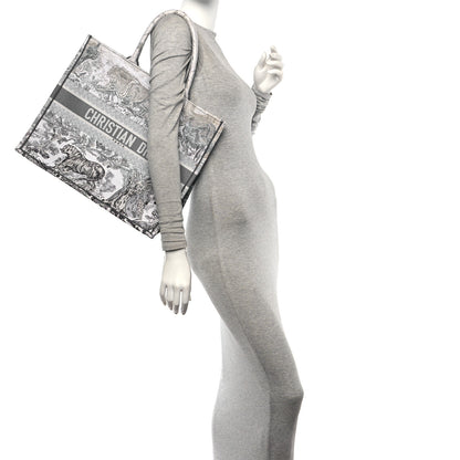 Christian Dior Gradient Canvas Embroidered Large Dioriviera Toile De Jouy Book Tote Blue 2 of 12
