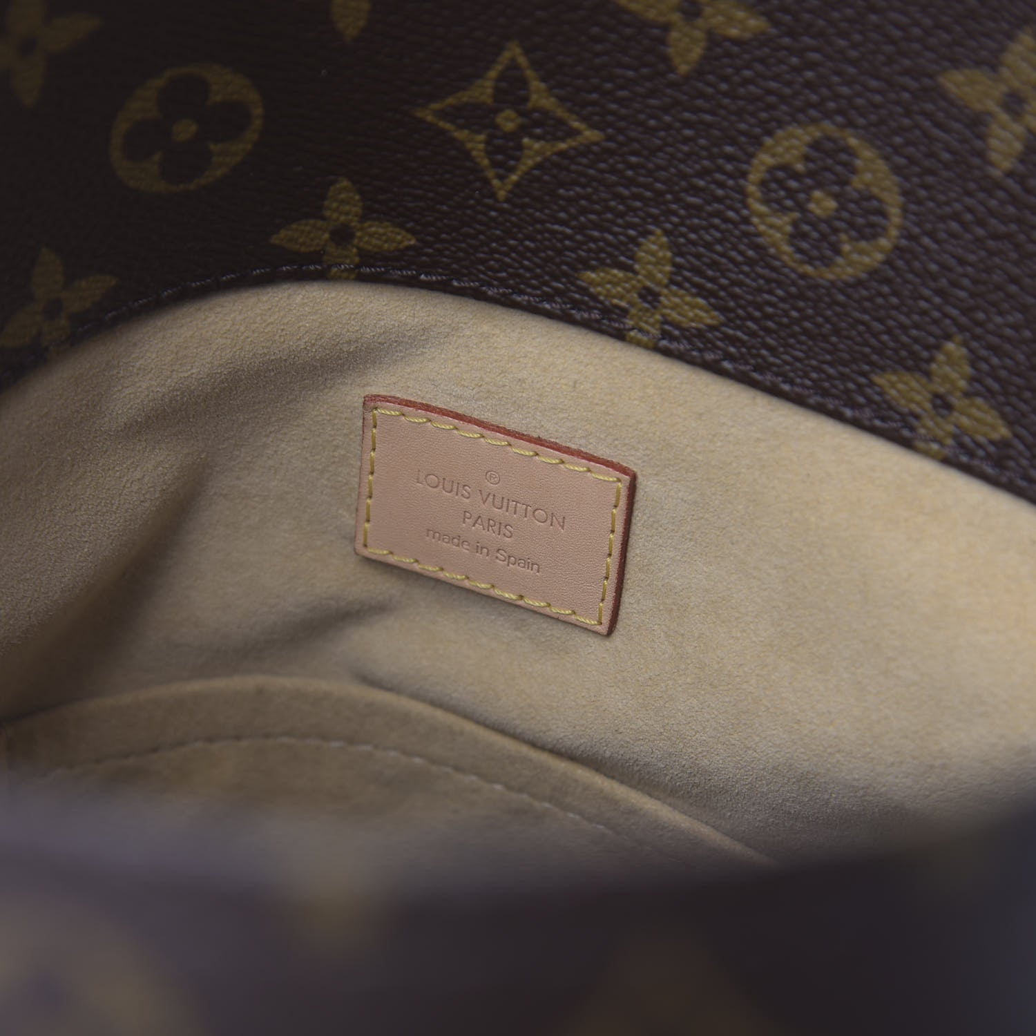 Louis Vuitton Monogram Artsy MM 8 of 14