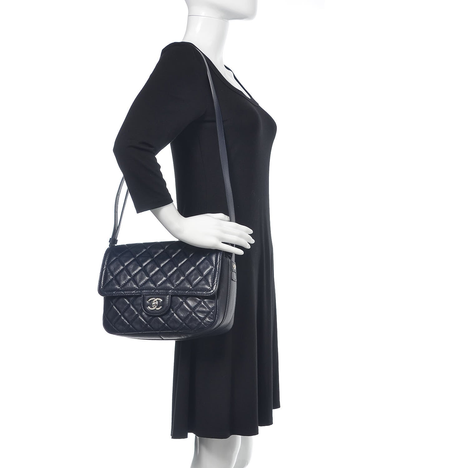 Chanel Lambskin Quilted Messenger Bag Dark Navy 2 of 13