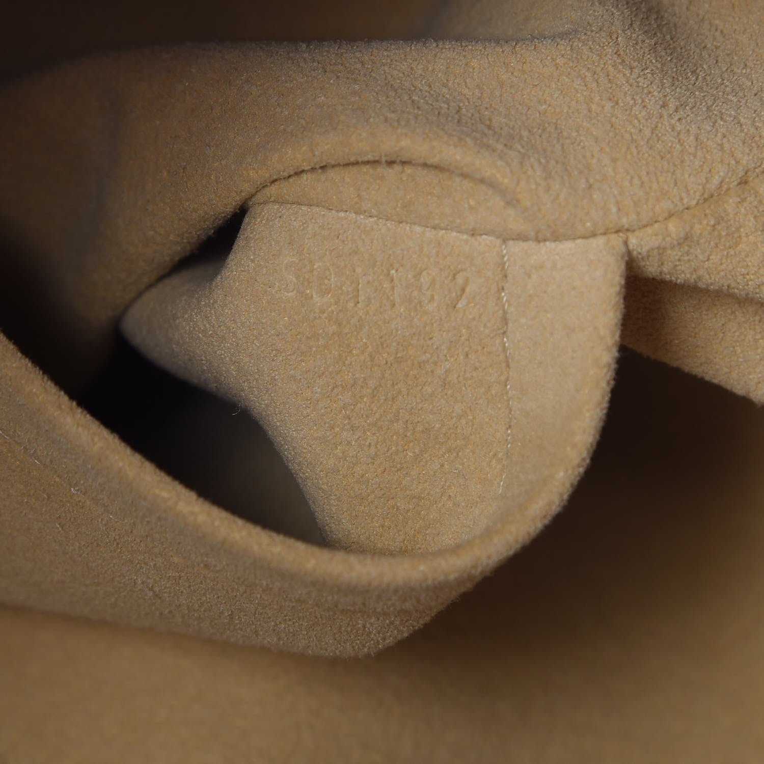 Louis Vuitton Damier Azur Artsy MM 7 of 7