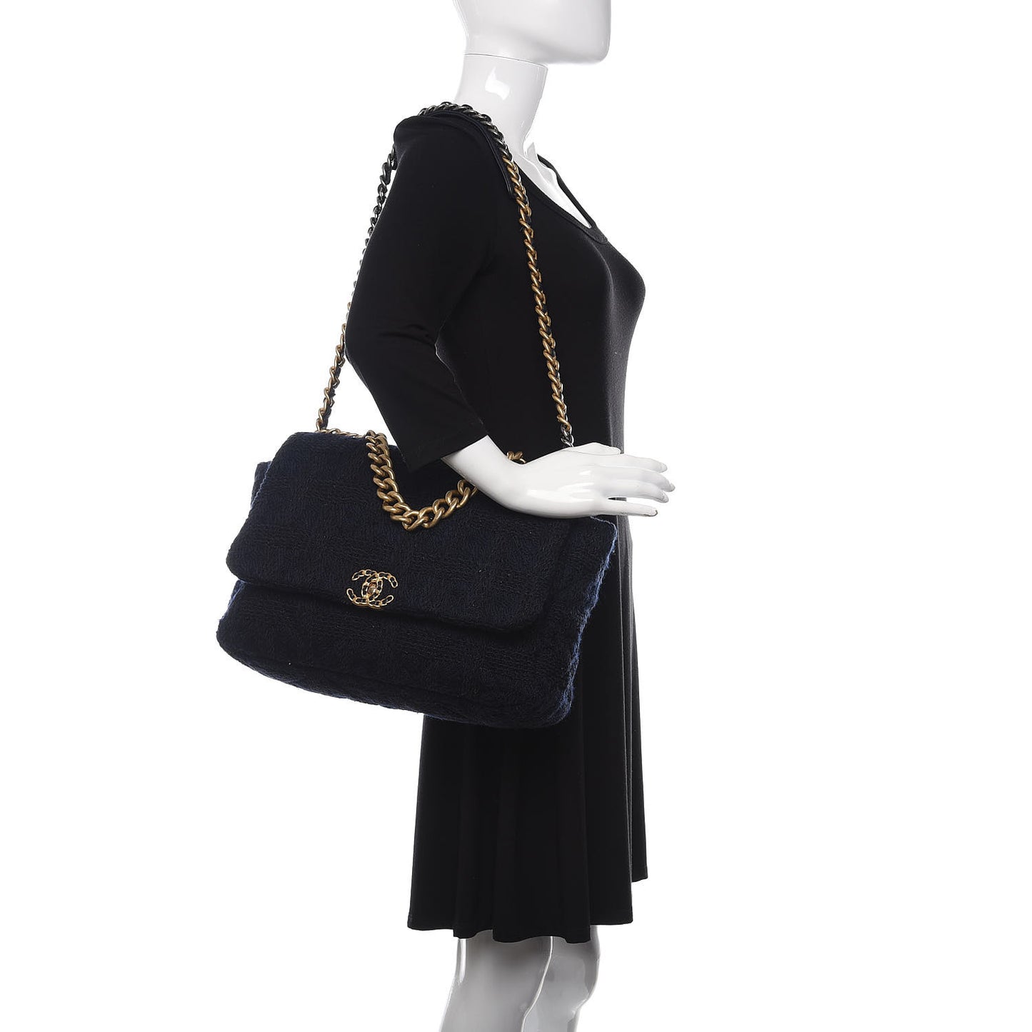 Tweed Maxi Chanel 19 Flap Navy
