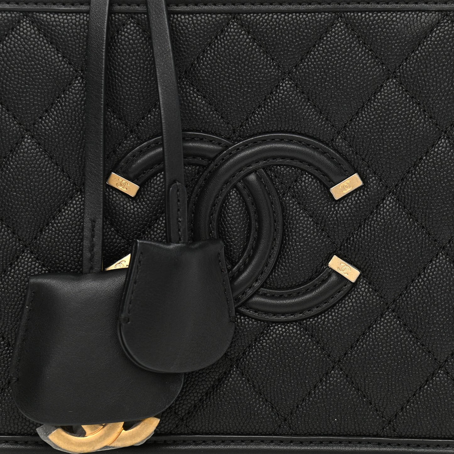 Caviar Quilted Medium CC Filigree Vanity Case Black