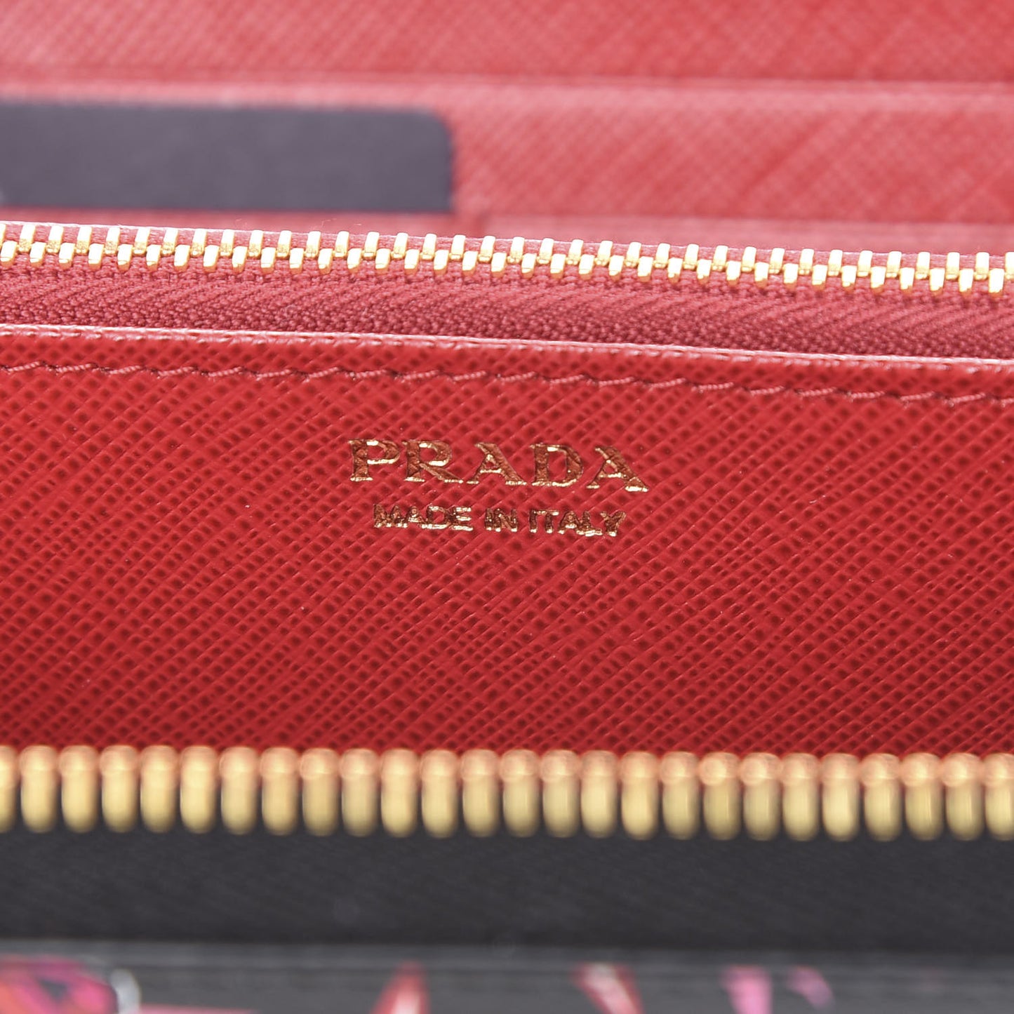 X UNIVERSAL STUDIOS Saffiano Frankenstein Rose Zip Around Wallet Lacca