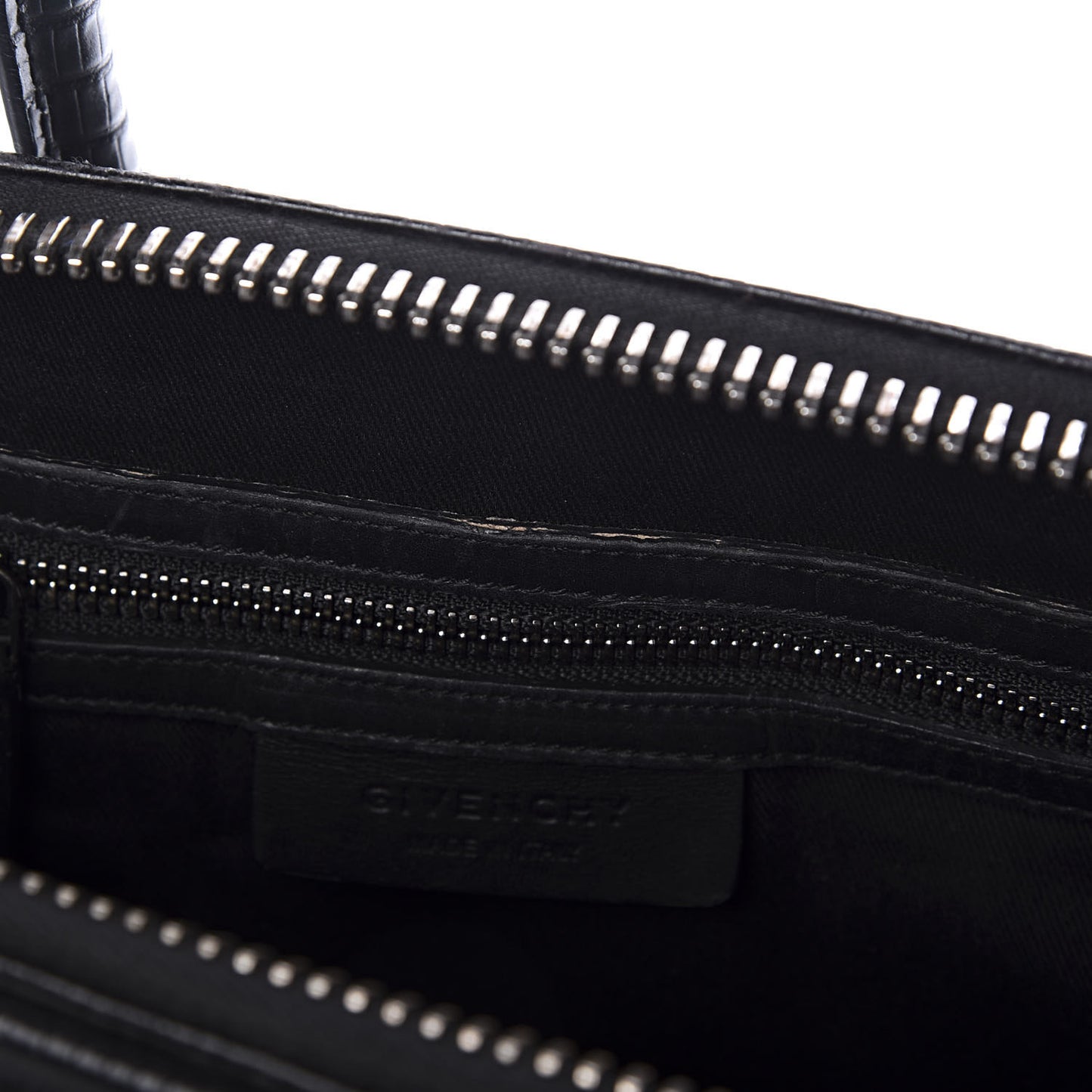 Calfskin Lizard Embossed Medium Antigona Black