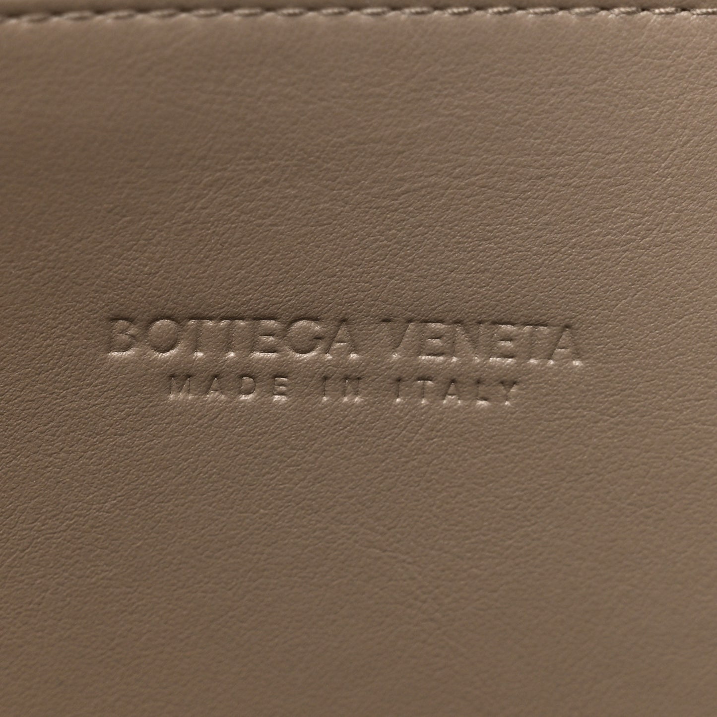 Suede Calfskin Intrecciato Andiamo Voyager Limestone