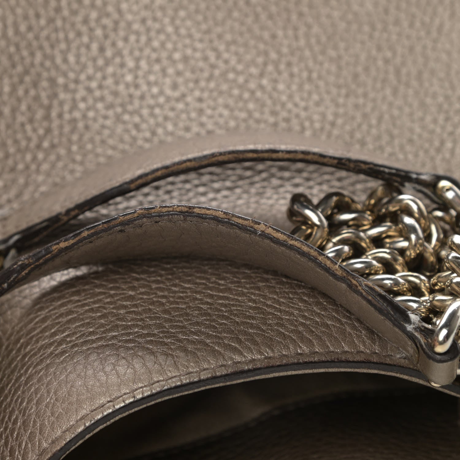 Gucci Metallic Pebbled Calfskin Medium Soho Chain Shoulder Bag Golden Beige 5 of 5
