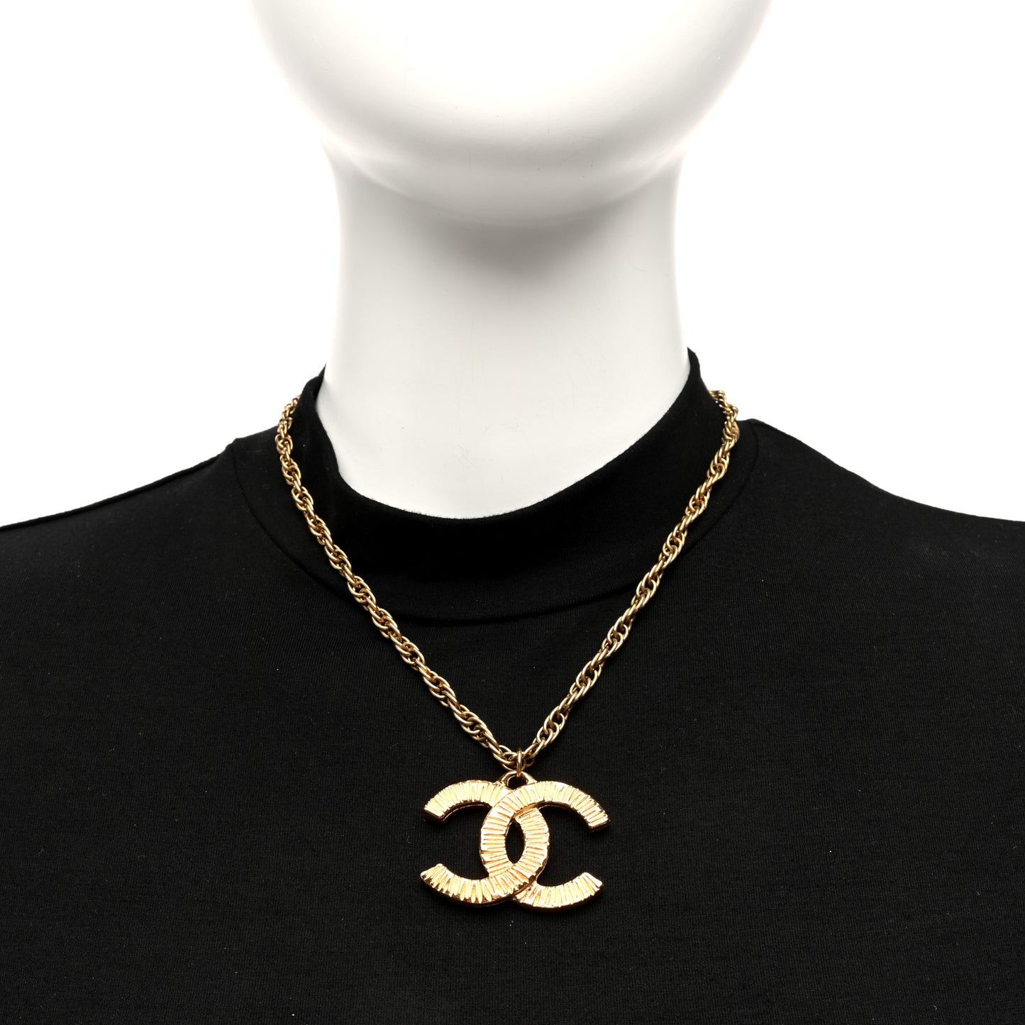 Metal Textured CC Chain Pendant Necklace Gold