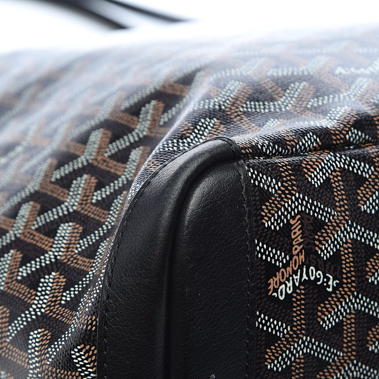 Goyardine Artois MM Black