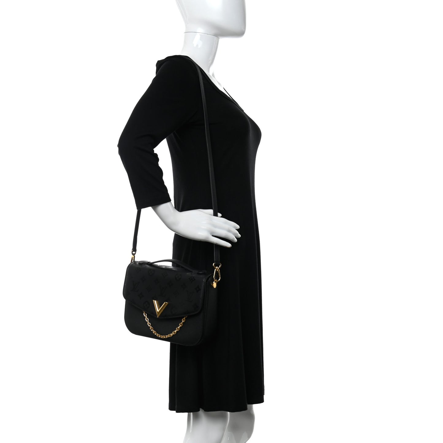 Calfskin Monogram Very Messenger Black