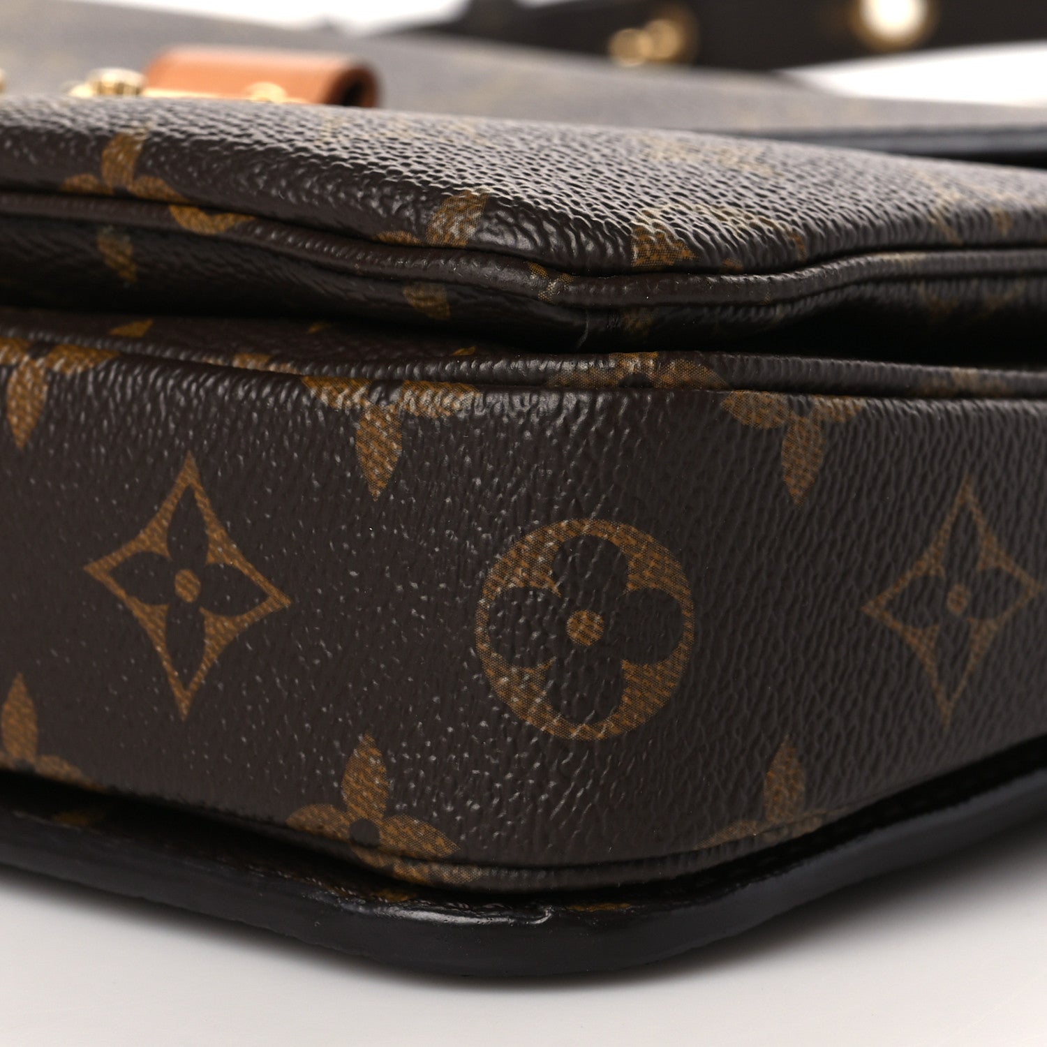 Louis Vuitton Monogram Pochette Metis 8 of 8