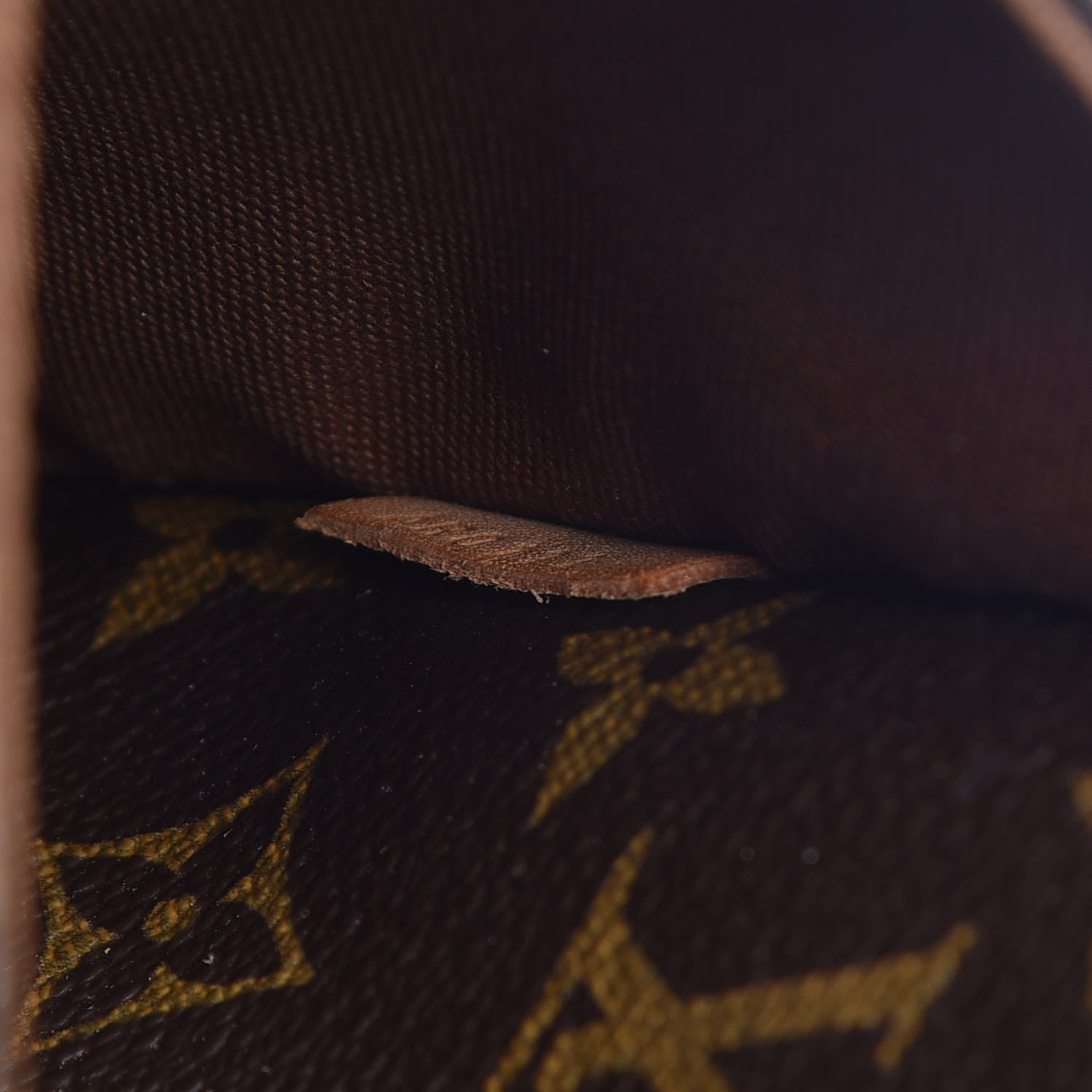 Louis Vuitton Monogram Totally MM 7 of 8
