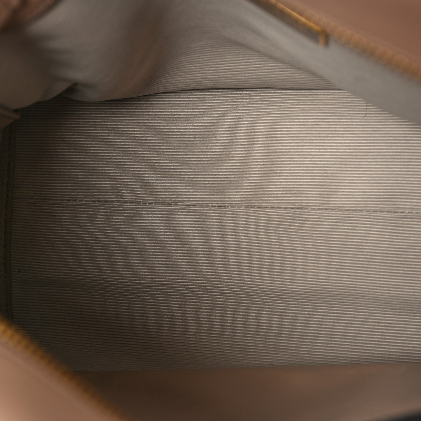 Glace Calfskin Tote Cammeo
