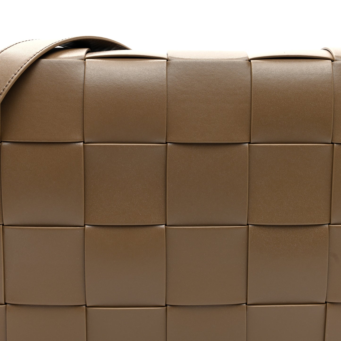 Calfskin Maxi Intreccio Cassette Bag Argil