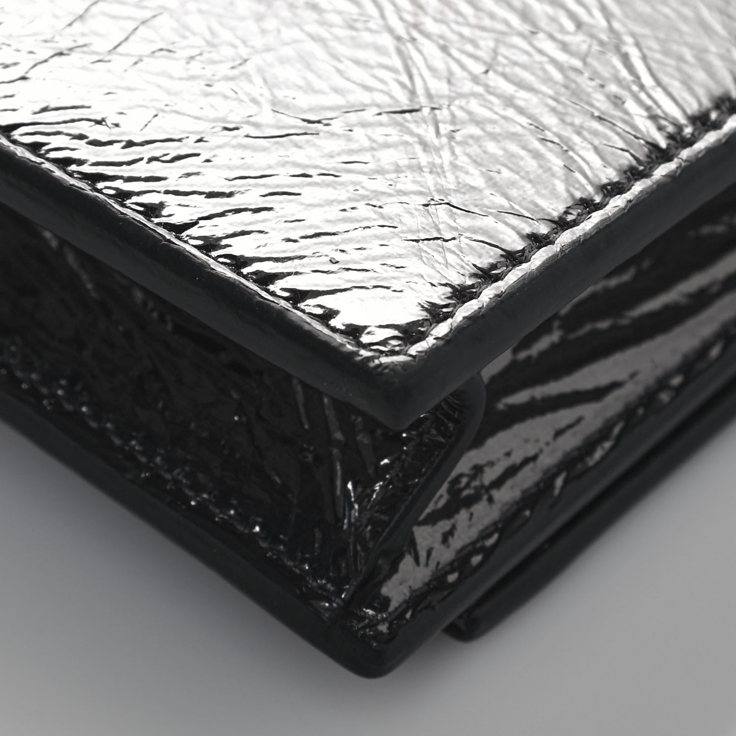 Saint Laurent Metallic Crackled Calfskin Kate Monogram Tassel Chain Wallet Argento 11 of 13