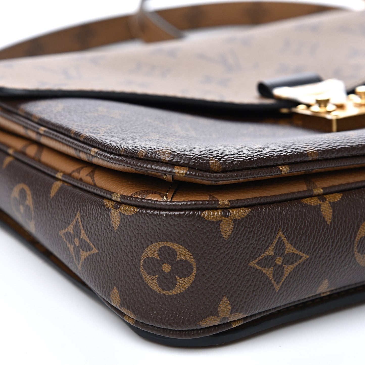 Reverse Monogram Pochette Metis