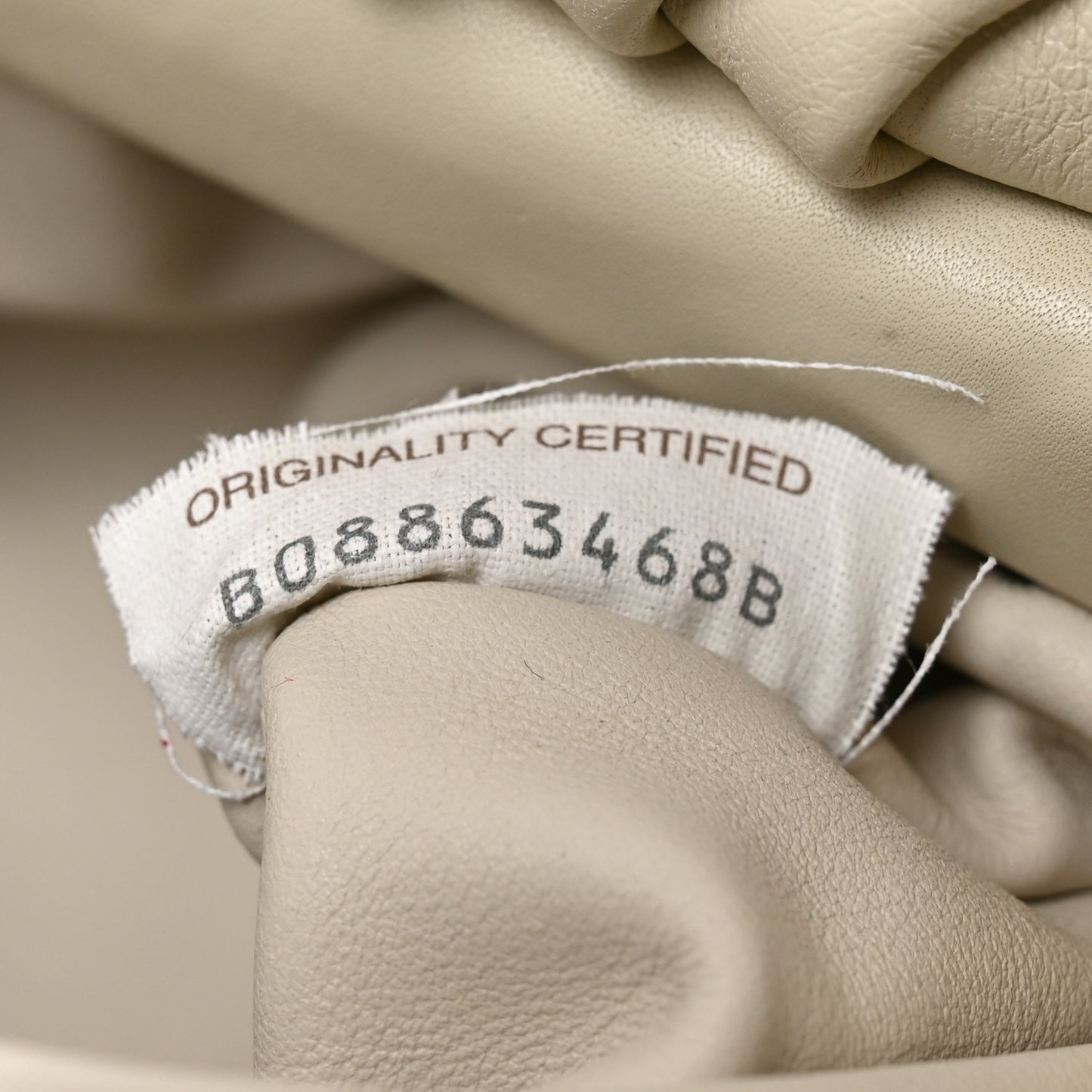 Calfskin The Pouch Chain Plaster