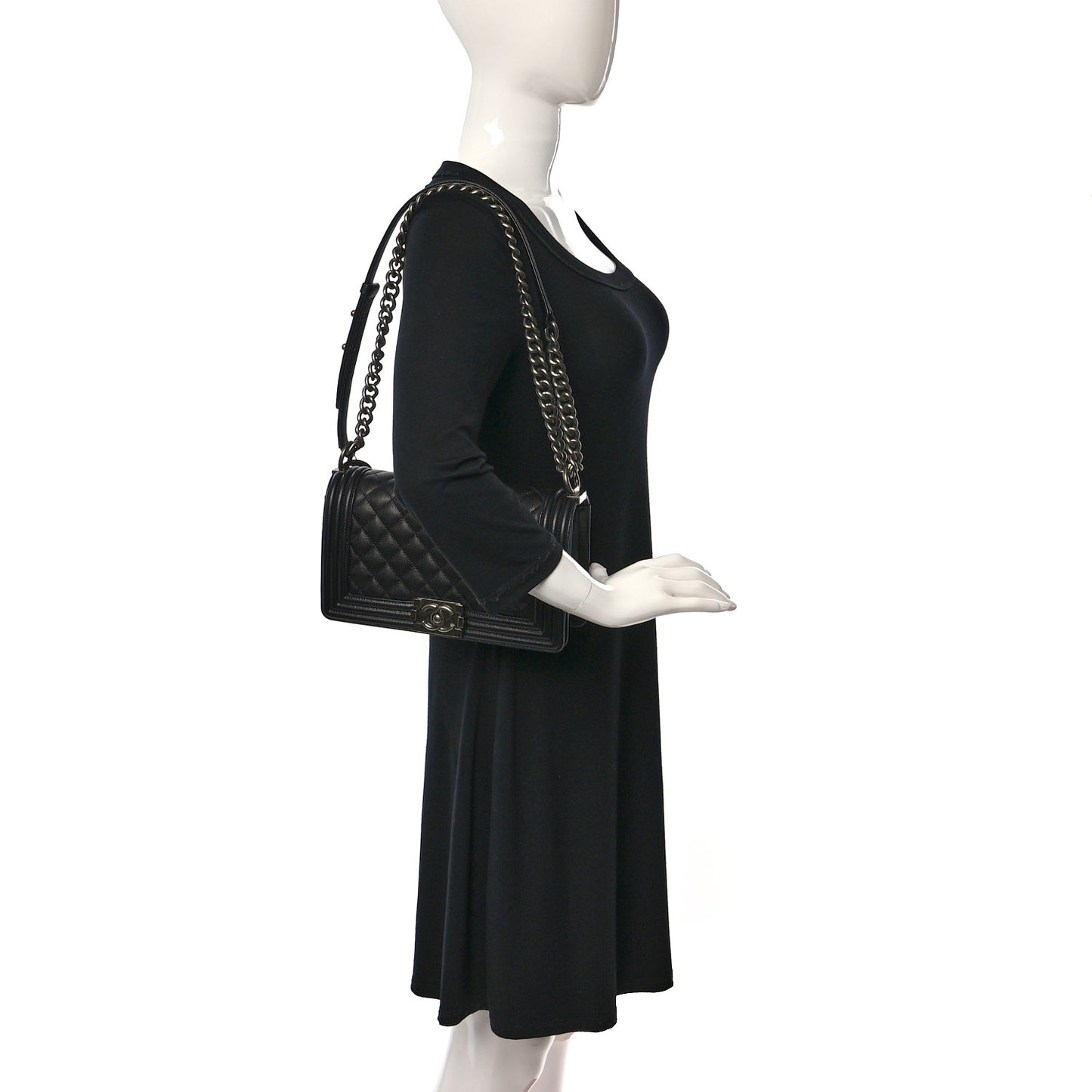 Caviar Quilted Medium Boy Flap Black