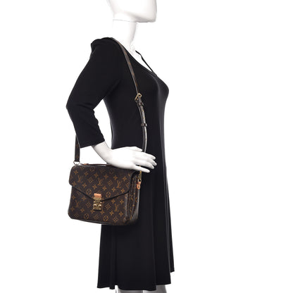 Louis Vuitton Monogram Pochette Metis 2 of 11