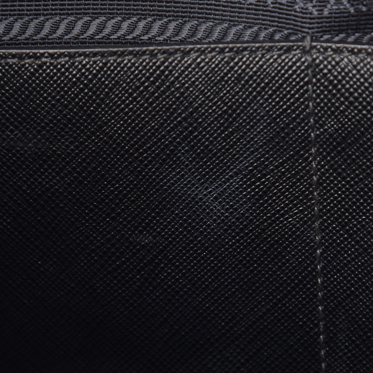 Saffiano Medium Galleria Double Zip Tote Black