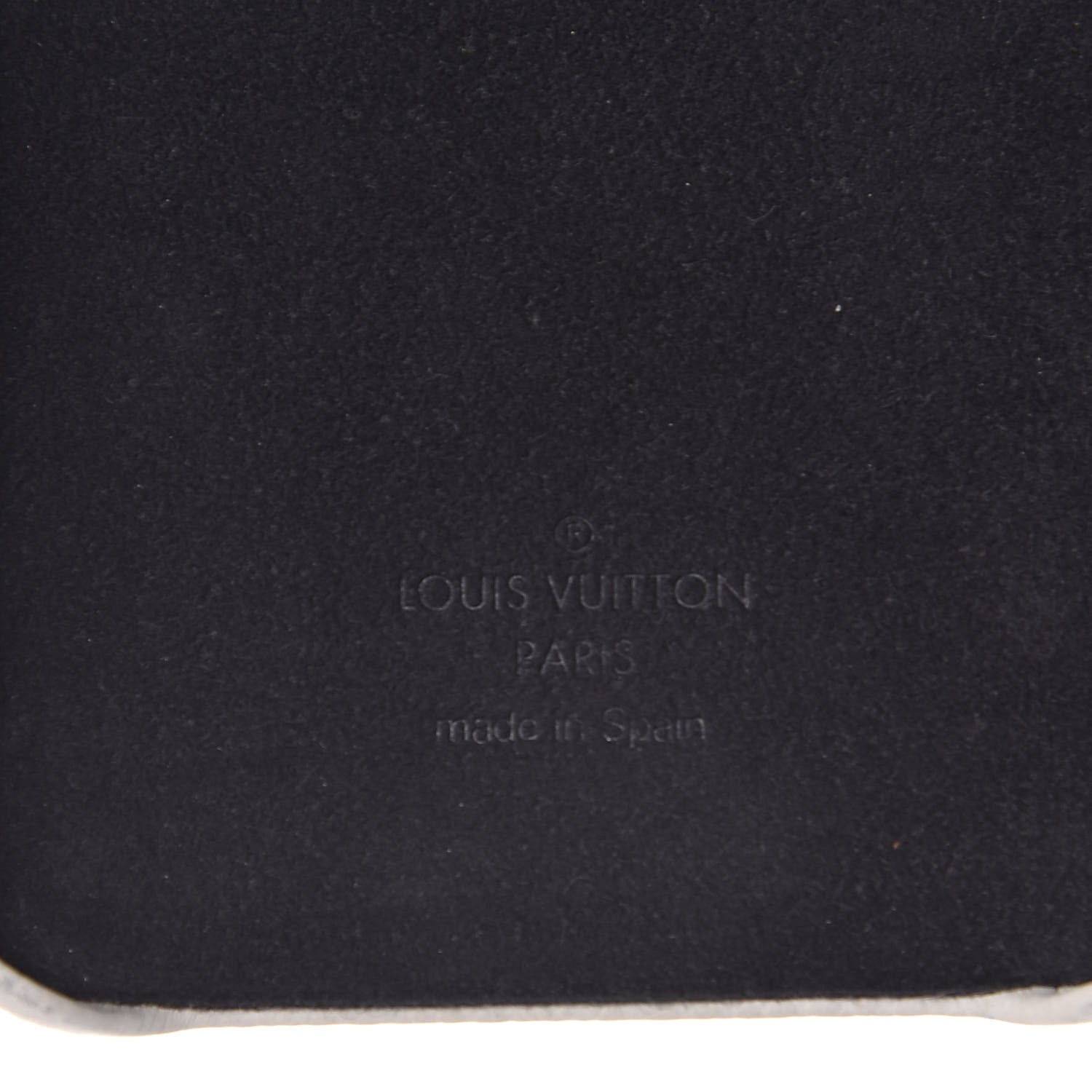 Louis Vuitton Monogram Taiga iPhone XS Max Bumper White 6 of 7