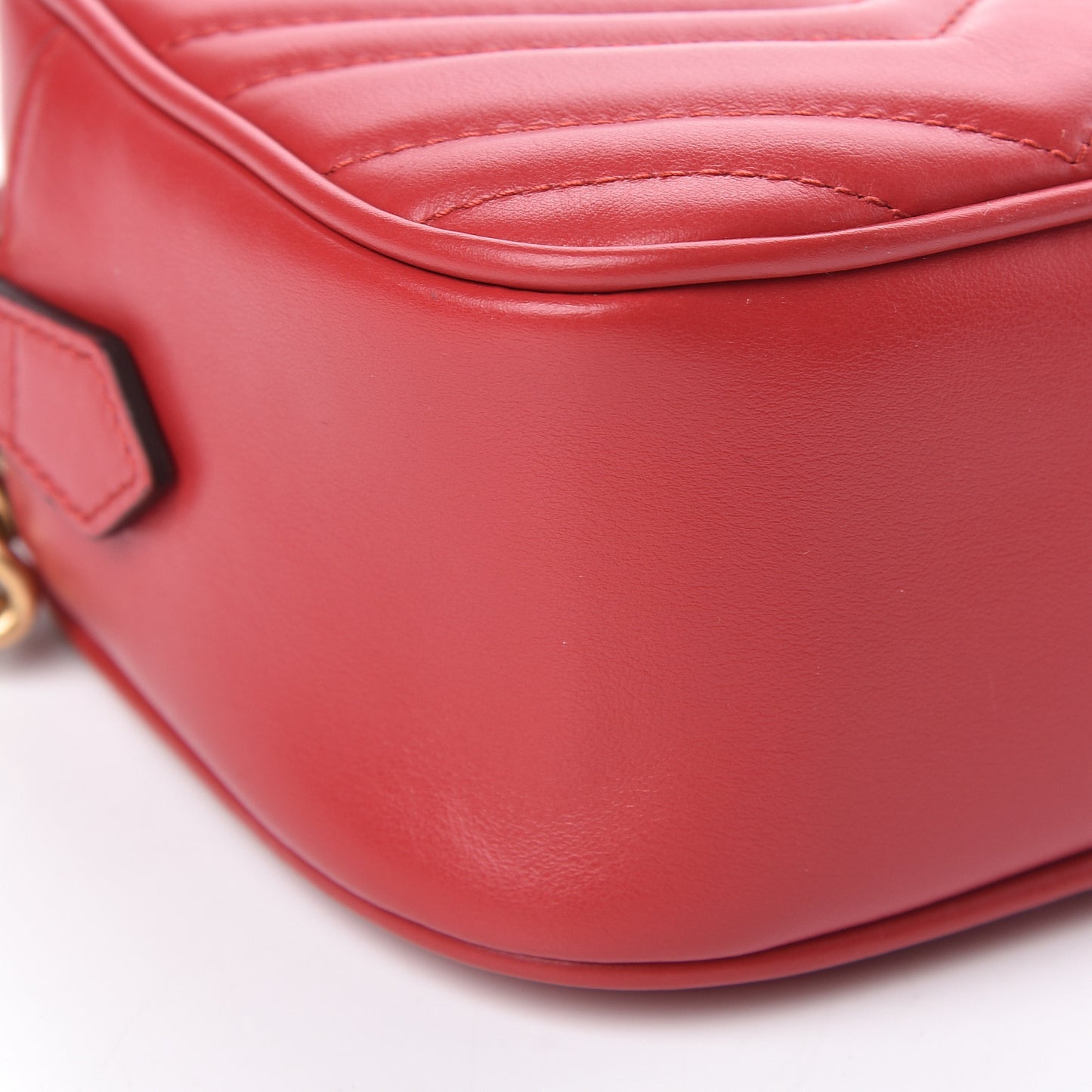 Calfskin Matelasse Small GG Marmont Chain Shoulder Bag Hibiscus Red