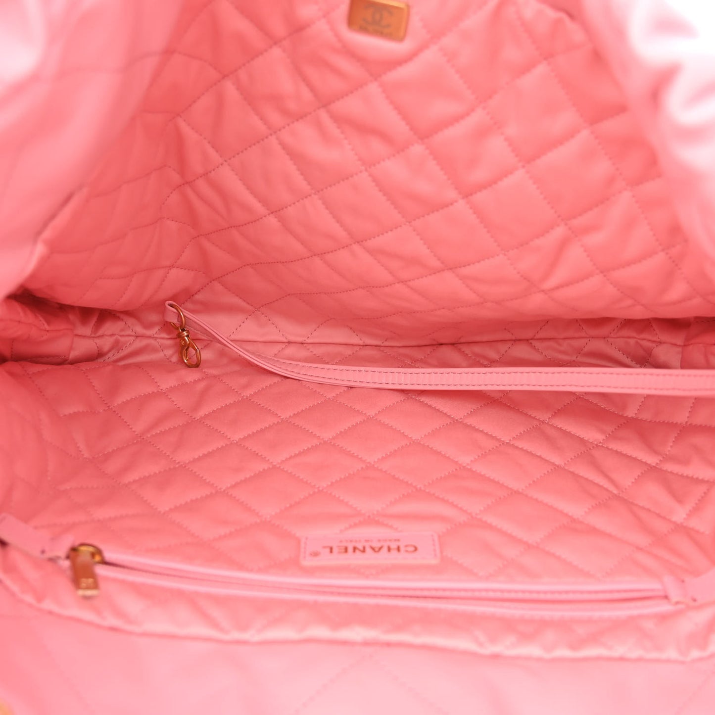 Shiny Calfskin Quilted Chanel 22 Pink