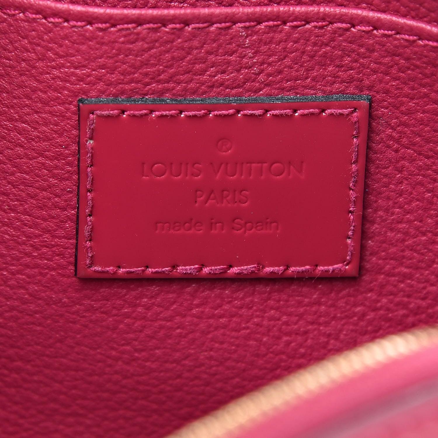 Louis Vuitton Vernis Cosmetic Pouch Rose Indien 6 of 14