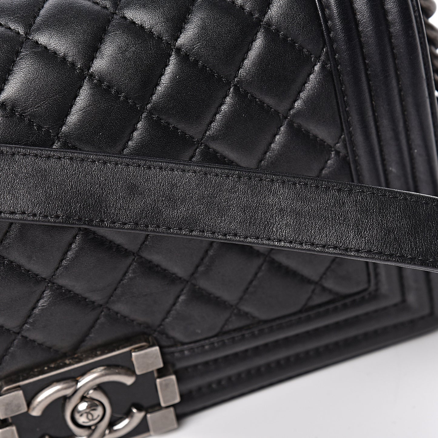 Lambskin Quilted Medium Boy Flap Black