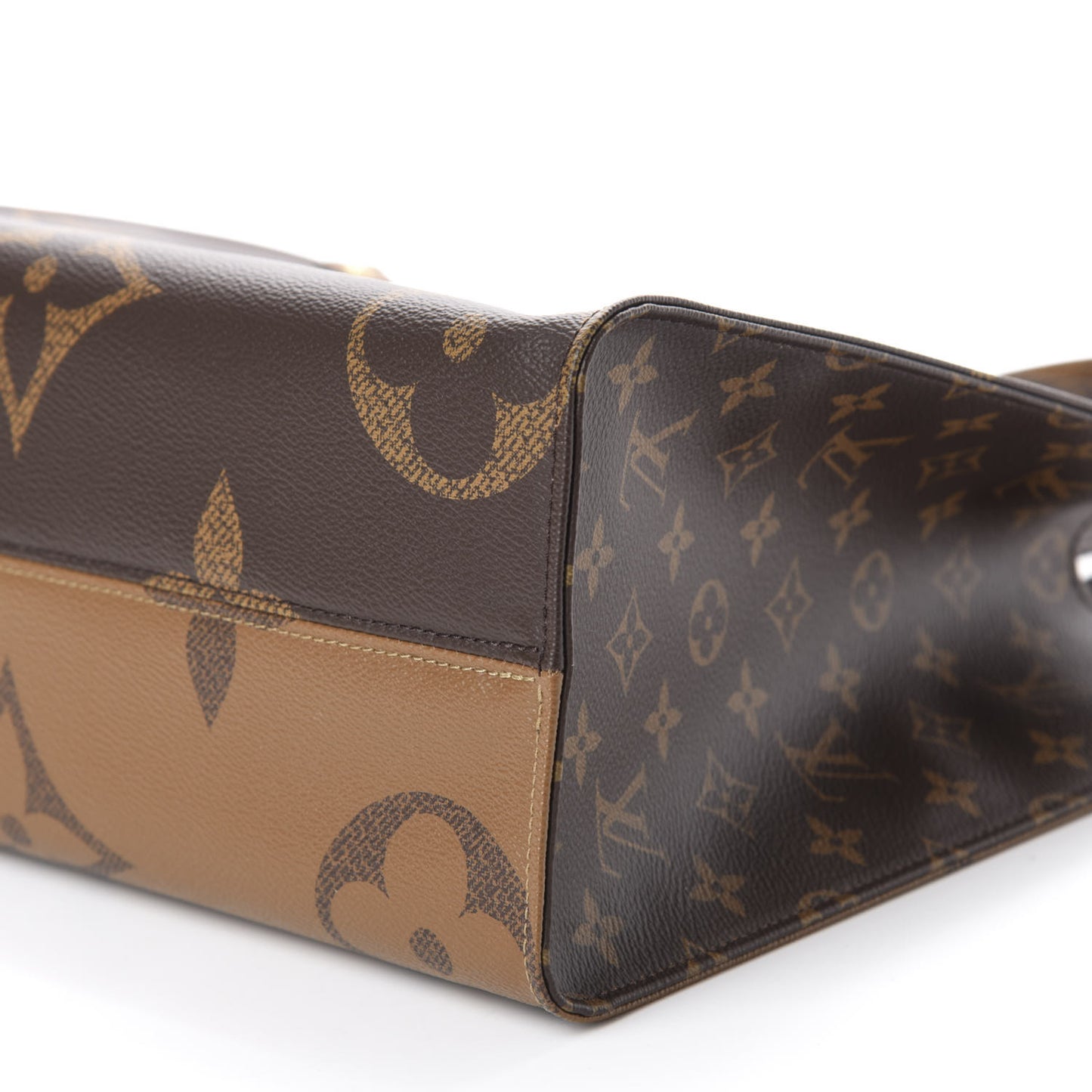 Reverse Monogram Giant Onthego MM