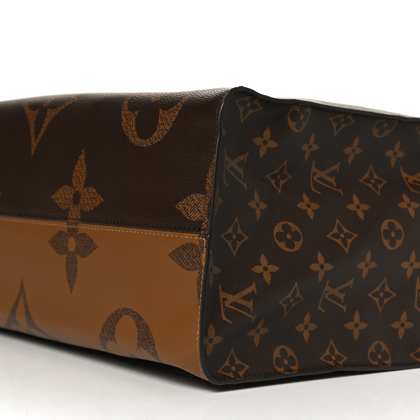 Reverse Monogram Giant Onthego GM