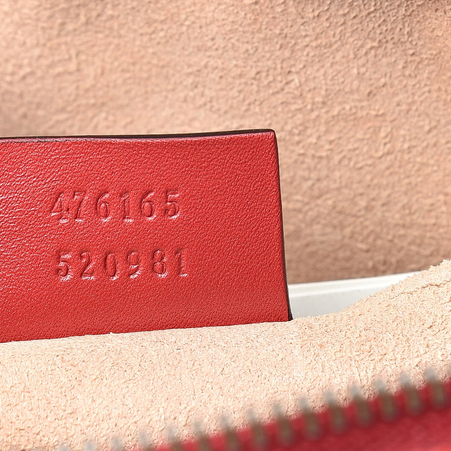 Calfskin Matelasse GG Marmont Cosmetic Case Hibiscus Red