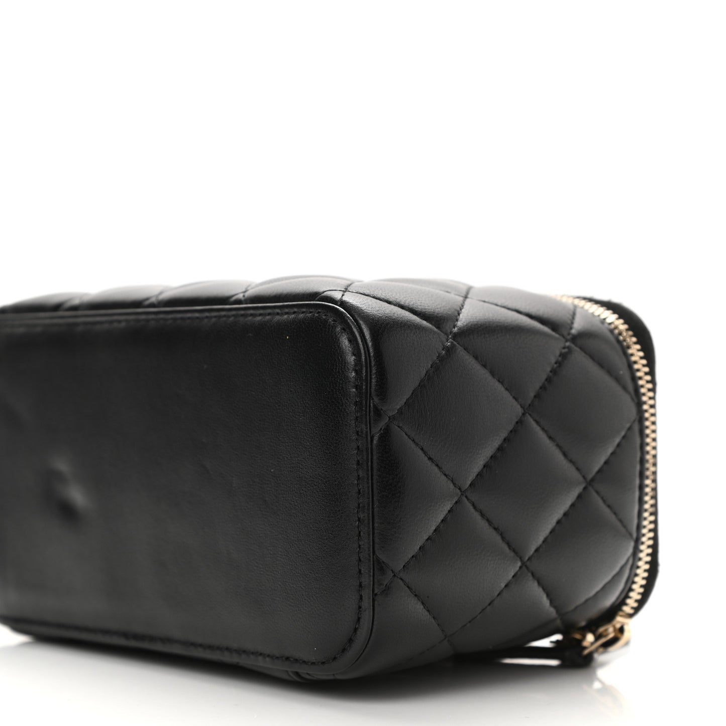 Lambskin Quilted Small Pearl Crush Vanity Case With Chain Black