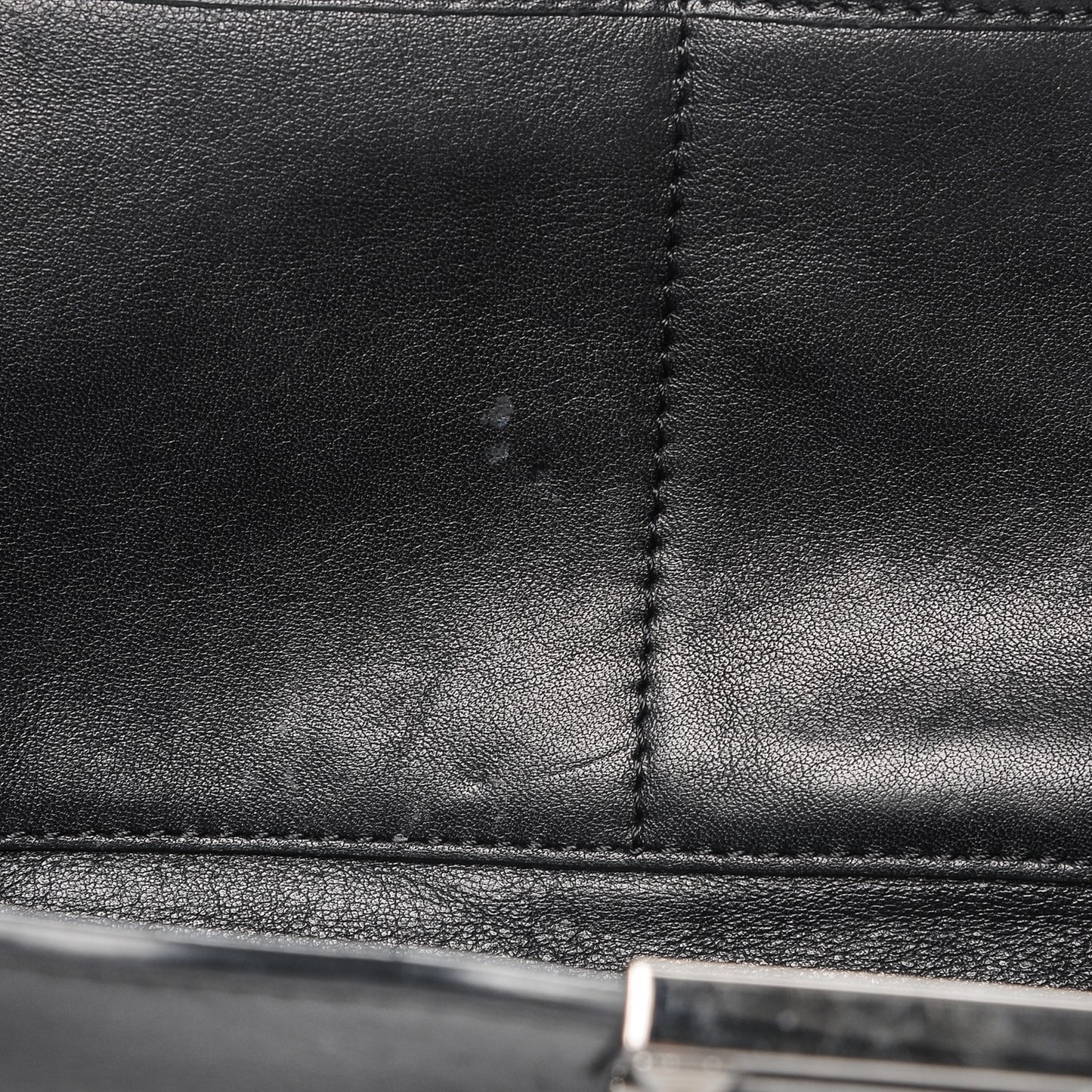 Vitello Medium Rockstud Tote Black