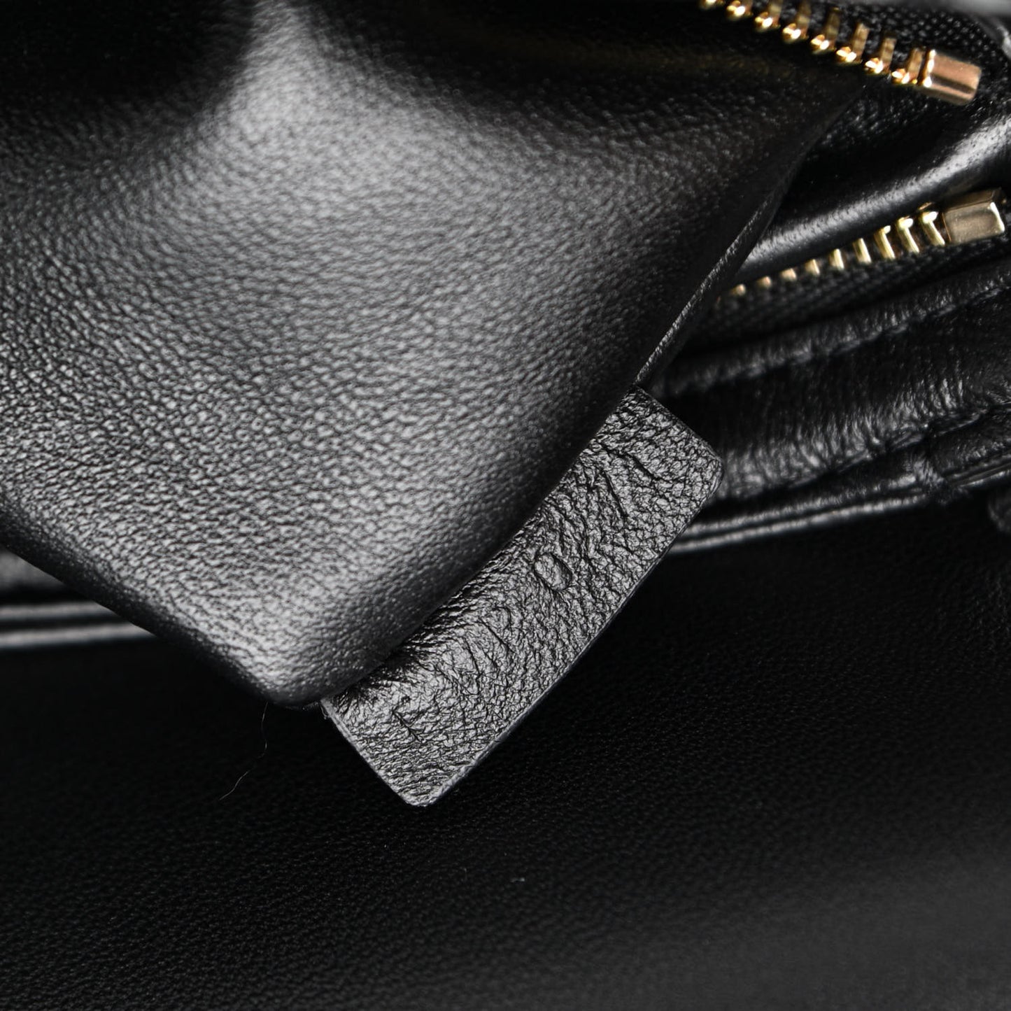 Shiny Calfskin Medium Triomphe Black