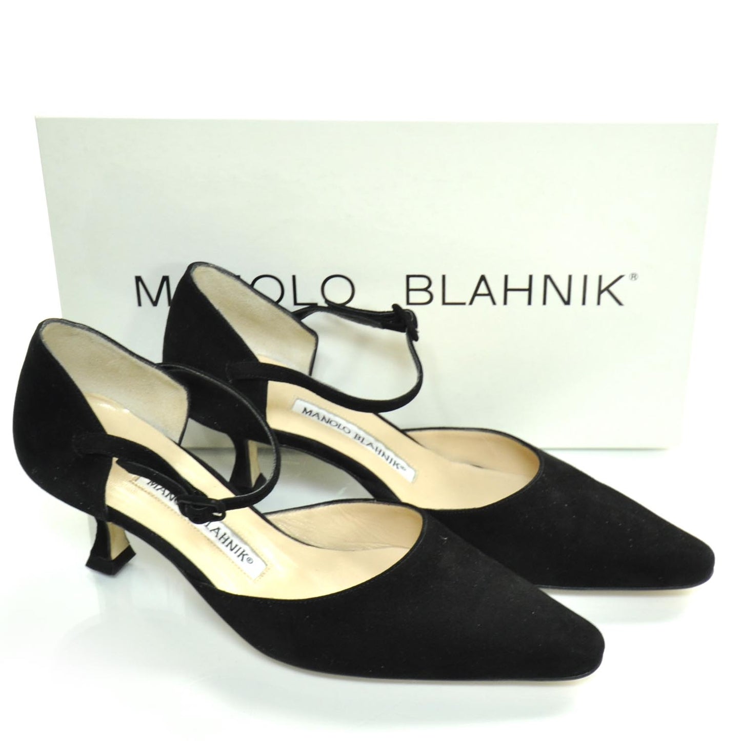 MANOLOBLAHNIKSuedeKittenHeels35Black
